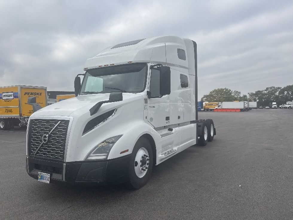 Sleeper Tractor-Heavy Duty Tractors-Volvo-2022-VNL64760-East Chicago-IN-514,987\n\t\tmiles-$ 69,750 - Image 3