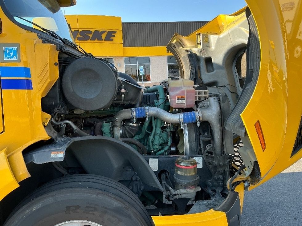 Sleeper Tractor-Heavy Duty Tractors-Volvo-2022-VNL64760-East Chicago-IN-516,644\n\t\tmiles-$ 66,500 - Image 20