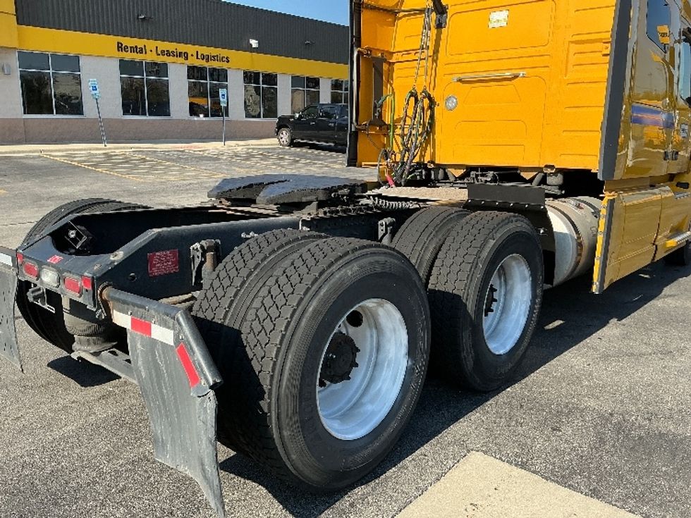 Sleeper Tractor-Heavy Duty Tractors-Volvo-2022-VNL64760-East Chicago-IN-516,644\n\t\tmiles-$ 66,500 - Image 23