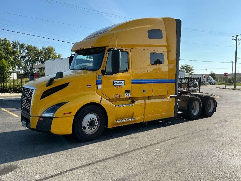 Sleeper Tractor-Heavy Duty Tractors-Volvo-2022-VNL64760-East Chicago-IN-516,644\n\t\tmiles-$ 66,500 - Image 3