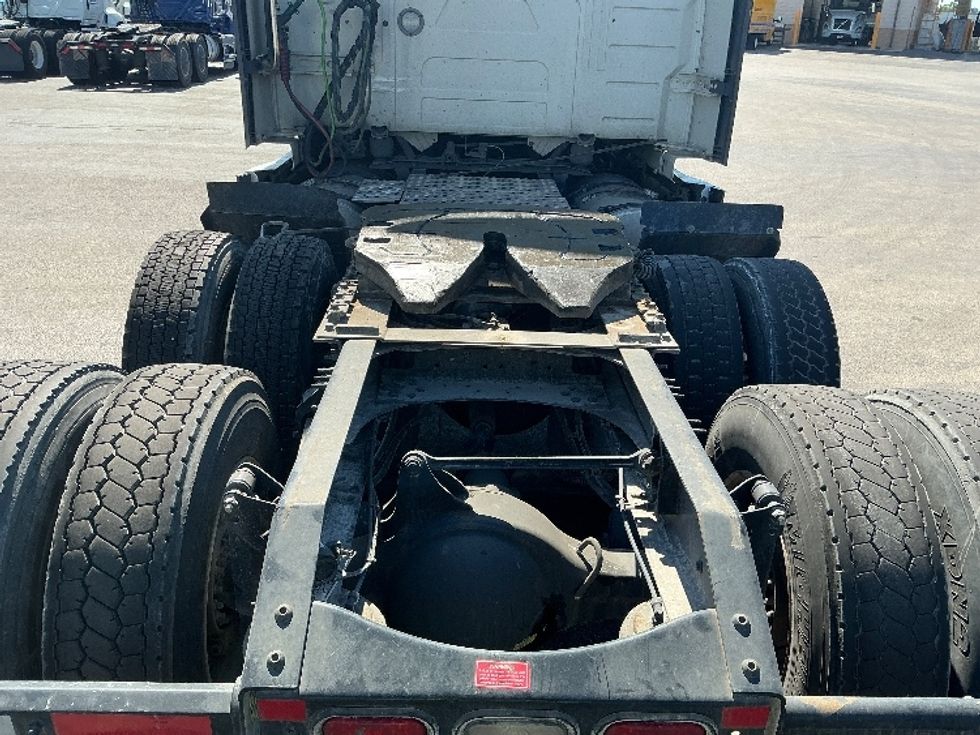 Sleeper Tractor-Heavy Duty Tractors-Volvo-2022-VNL64760-East Chicago-IN-517,873\n\t\tmiles-$ 70,500 - Image 6