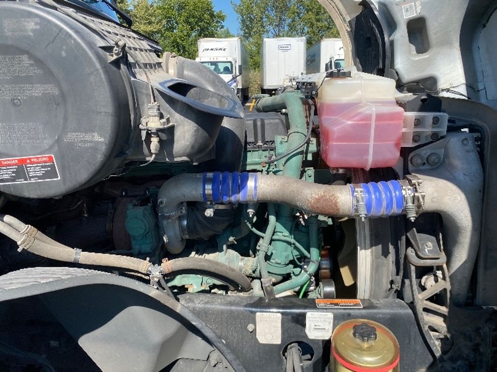 Sleeper Tractor-Heavy Duty Tractors-Volvo-2022-VNL64760-East Chicago-IN-587,670\n\t\tmiles-$ 64,000 - Image 20