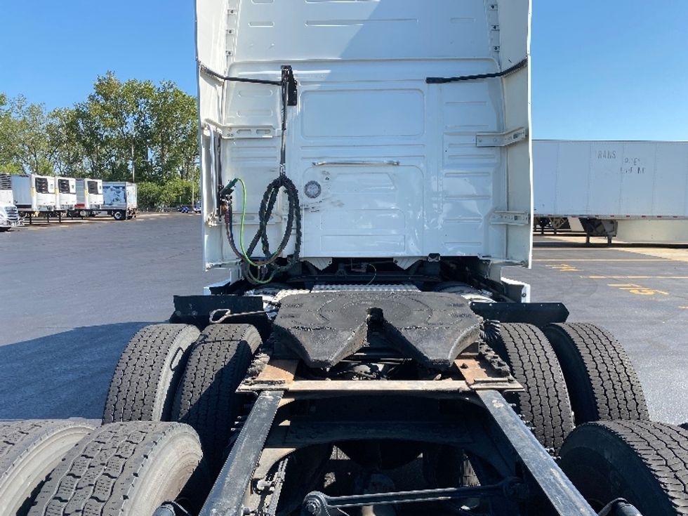 Sleeper Tractor-Heavy Duty Tractors-Volvo-2022-VNL64760-East Chicago-IN-587,670\n\t\tmiles-$ 64,000 - Image 6
