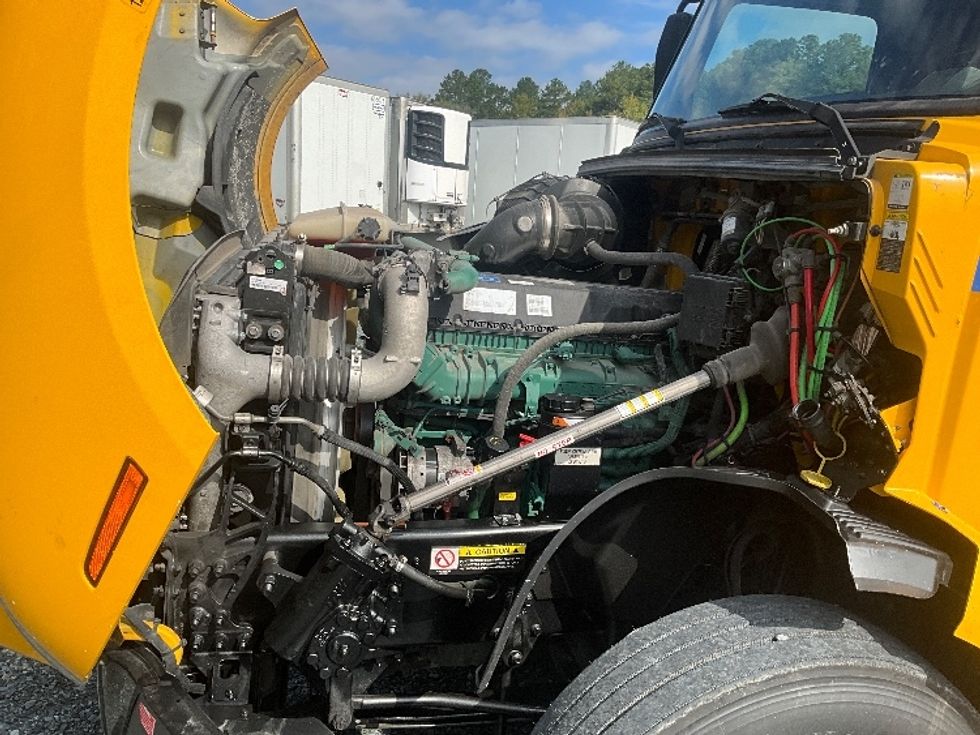 Sleeper Tractor-Heavy Duty Tractors-Volvo-2022-VNL64760-Eden-MD-385,961\n\t\tmiles-$ 78,750 - Image 21