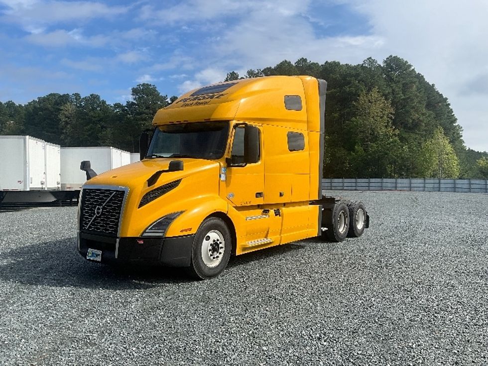 Sleeper Tractor-Heavy Duty Tractors-Volvo-2022-VNL64760-Eden-MD-385,961\n\t\tmiles-$ 78,750 - Image 3
