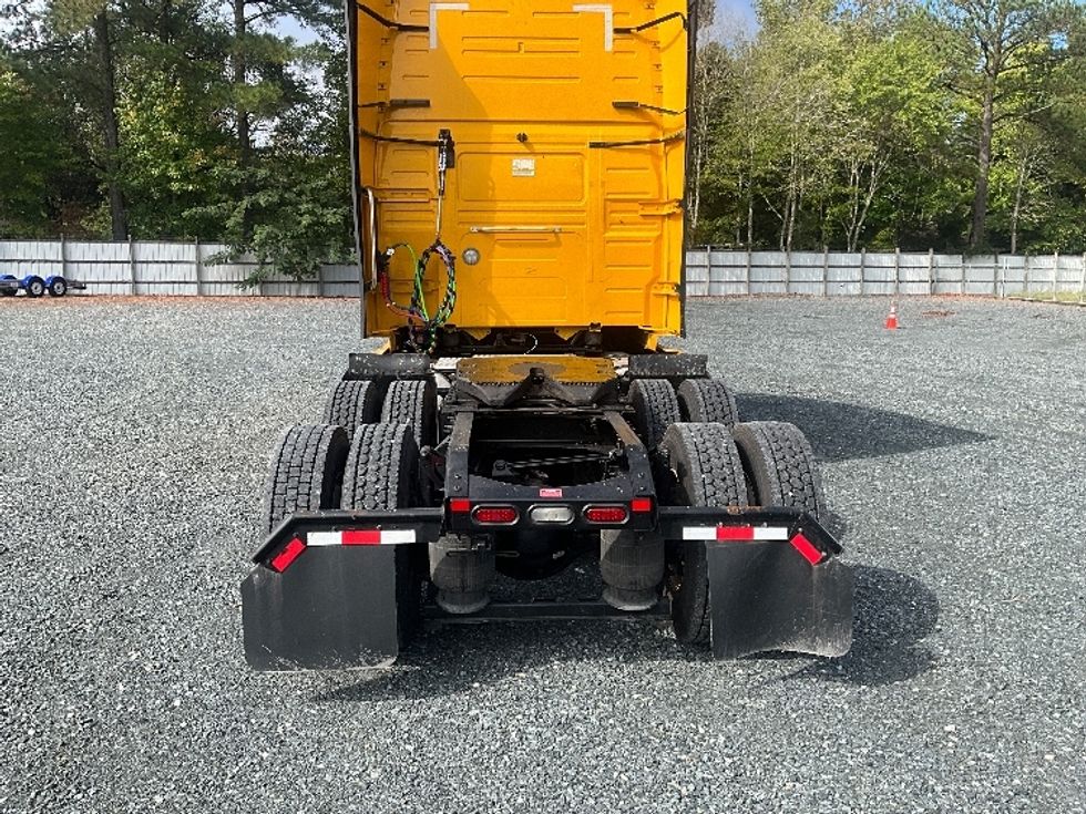 Sleeper Tractor-Heavy Duty Tractors-Volvo-2022-VNL64760-Eden-MD-385,961\n\t\tmiles-$ 78,750 - Image 6