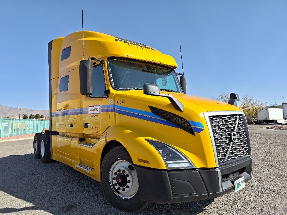 Sleeper Tractor-Heavy Duty Tractors-Volvo-2022-VNL64760-El Paso-TX-429,947\n\t\tmiles-$ 80,500 - Image 1