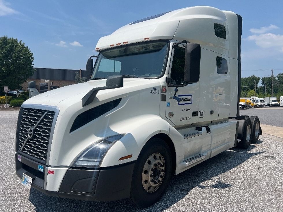 2022 Volvo Truck VNL photo 3