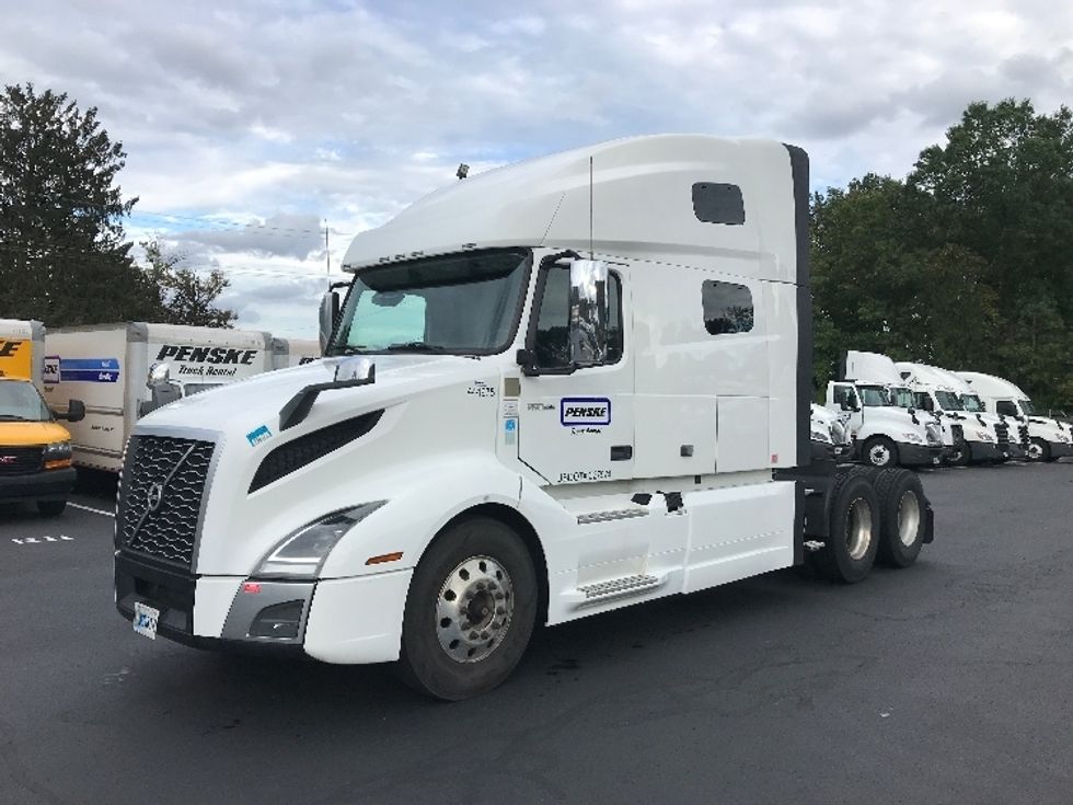 Sleeper Tractor-Heavy Duty Tractors-Volvo-2022-VNL64760-Fontana-CA-328,772\n\t\tmiles-$ 99,750 - Image 3