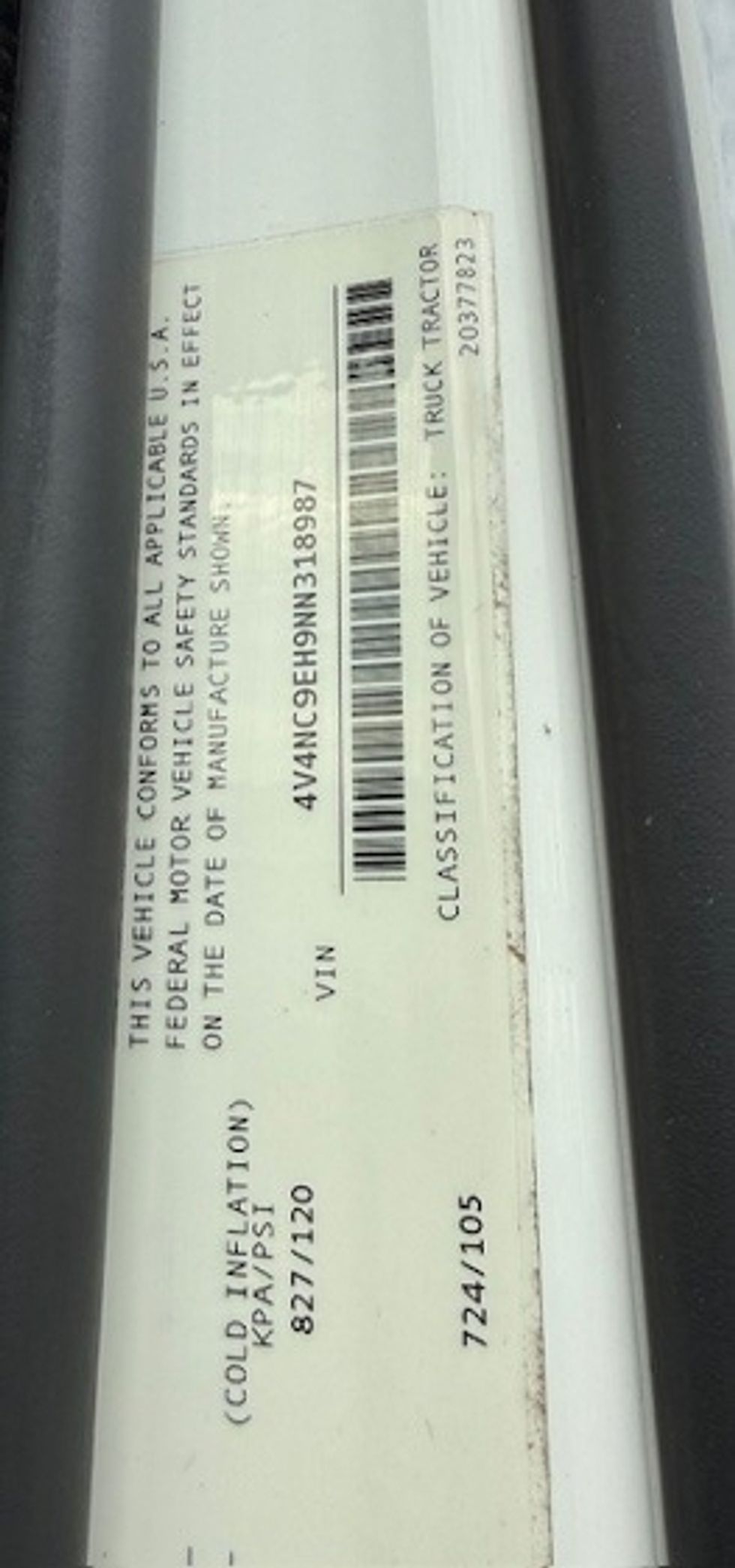 Sleeper Tractor-Heavy Duty Tractors-Volvo-2022-VNL64760-Fontana-CA-333,331\n\t\tmiles-$ 100,250 - Image 23