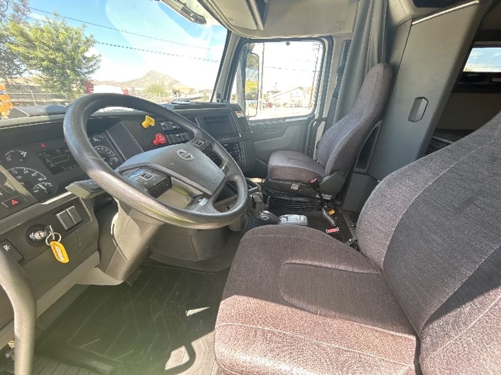 Sleeper Tractor-Heavy Duty Tractors-Volvo-2022-VNL64760-Fontana-CA-384,515\n\t\tmiles-$ 93,750 - Image 10