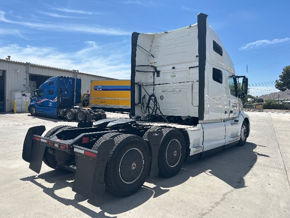 Sleeper Tractor-Heavy Duty Tractors-Volvo-2022-VNL64760-Fontana-CA-384,515\n\t\tmiles-$ 93,750 - Image 7