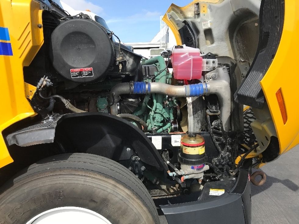 Sleeper Tractor-Heavy Duty Tractors-Volvo-2022-VNL64760-Fontana-CA-396,787\n\t\tmiles-$ 91,250 - Image 20