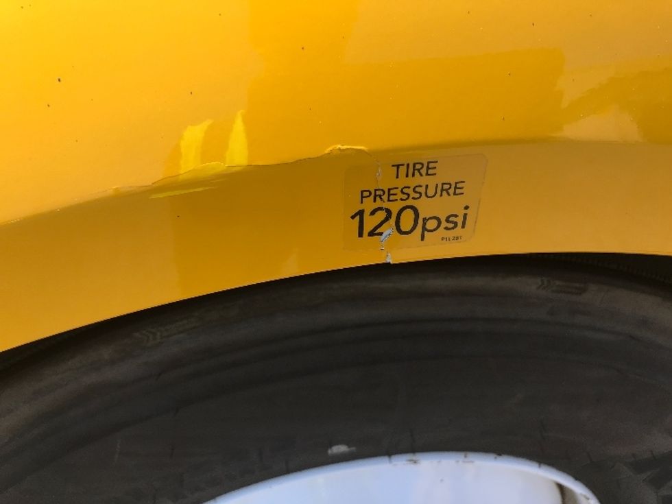 Sleeper Tractor-Heavy Duty Tractors-Volvo-2022-VNL64760-Fontana-CA-396,787\n\t\tmiles-$ 91,250 - Image 25