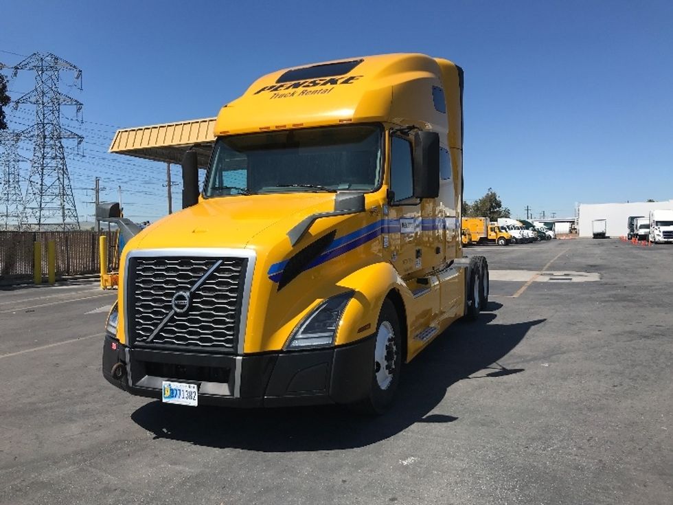 Sleeper Tractor-Heavy Duty Tractors-Volvo-2022-VNL64760-Fontana-CA-396,787\n\t\tmiles-$ 91,250 - Image 3