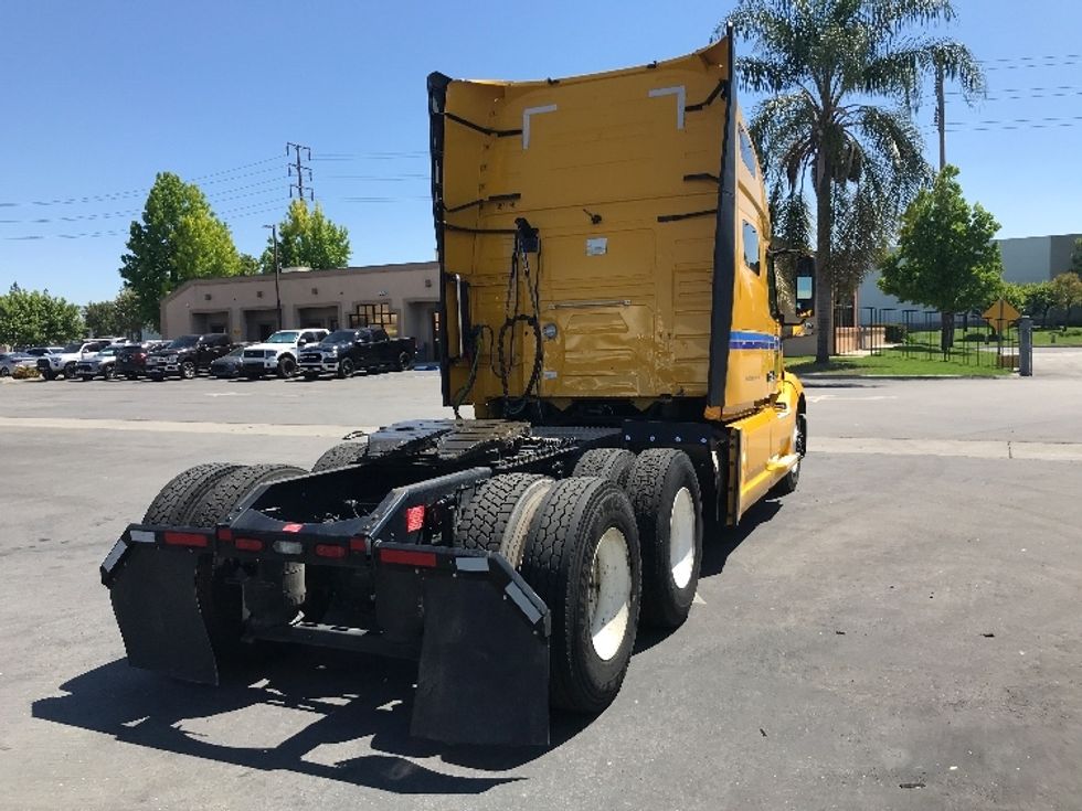 Sleeper Tractor-Heavy Duty Tractors-Volvo-2022-VNL64760-Fontana-CA-396,787\n\t\tmiles-$ 91,250 - Image 7