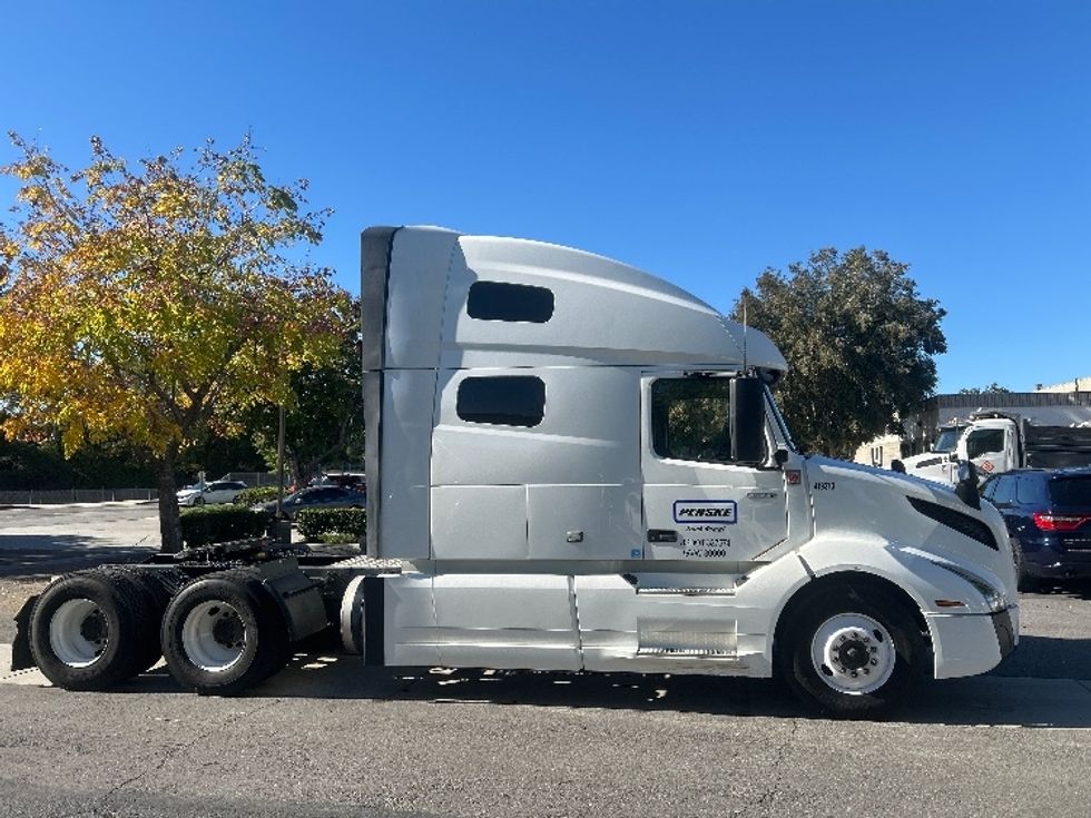 Sleeper Tractor-Heavy Duty Tractors-Volvo-2022-VNL64760-Forest Park-GA-486,408\n\t\tmiles-$ 85,250 - Image 8