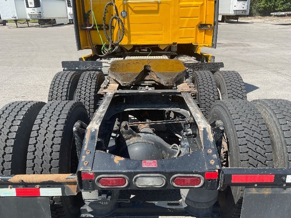 Sleeper Tractor-Heavy Duty Tractors-Volvo-2022-VNL64760-Fort Wayne-IN-494,457\n\t\tmiles-$ 72,500 - Image 6