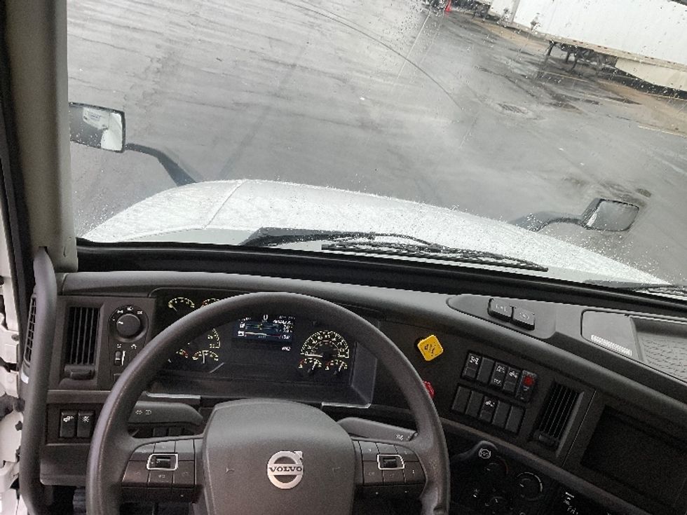 Sleeper Tractor-Heavy Duty Tractors-Volvo-2022-VNL64760-Gahanna-OH-461,443\n\t\tmiles-$ 72,500 - Image 11