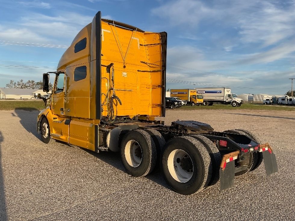 Sleeper Tractor-Heavy Duty Tractors-Volvo-2022-VNL64760-Gaylord-MI-497,280\n\t\tmiles-$ 68,500 - Image 5