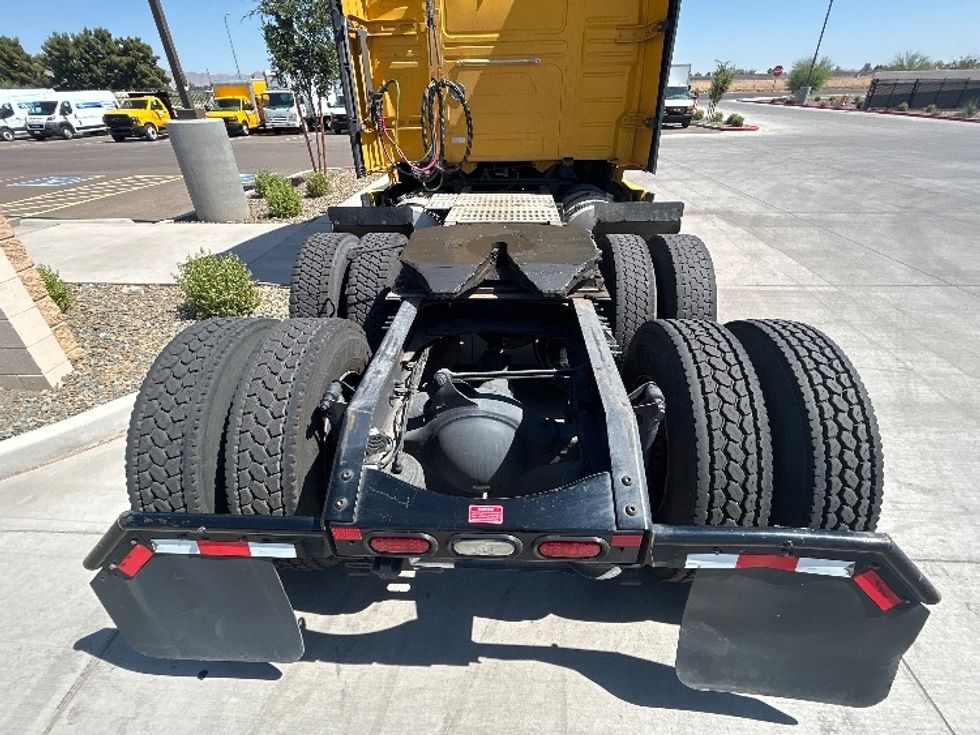 Sleeper Tractor-Heavy Duty Tractors-Volvo-2022-VNL64760-Goodyear-AZ-486,784\n\t\tmiles-$ 78,250 - Image 6