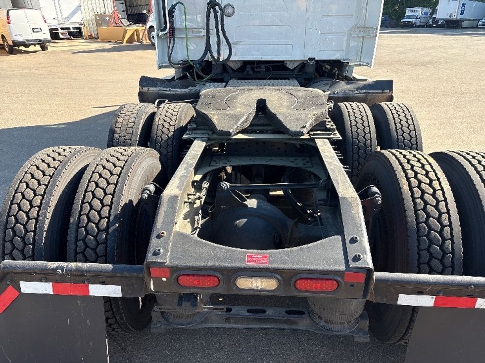 Sleeper Tractor-Heavy Duty Tractors-Volvo-2022-VNL64760-Greensboro-NC-448,528\n\t\tmiles-$ 74,750 - Image 6