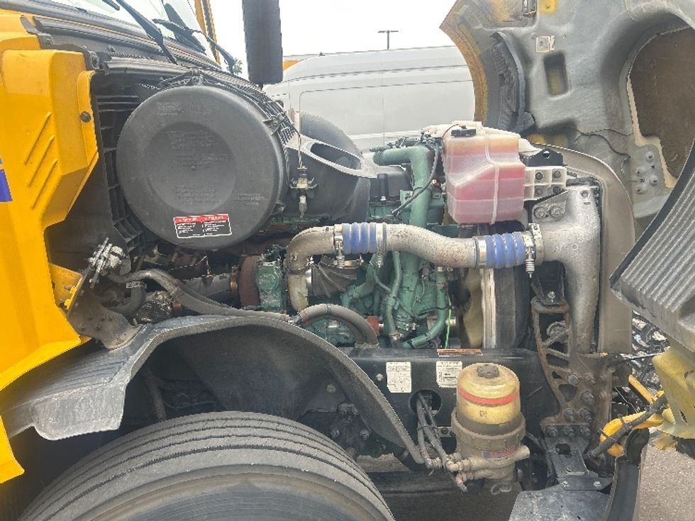 Sleeper Tractor-Heavy Duty Tractors-Volvo-2022-VNL64760-Greensboro-NC-534,044\n\t\tmiles-$ 63,500 - Image 20