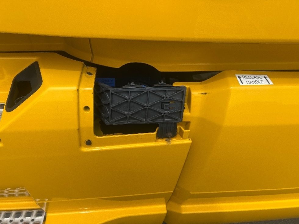 Sleeper Tractor-Heavy Duty Tractors-Volvo-2022-VNL64760-Greensboro-NC-534,044\n\t\tmiles-$ 63,500 - Image 22