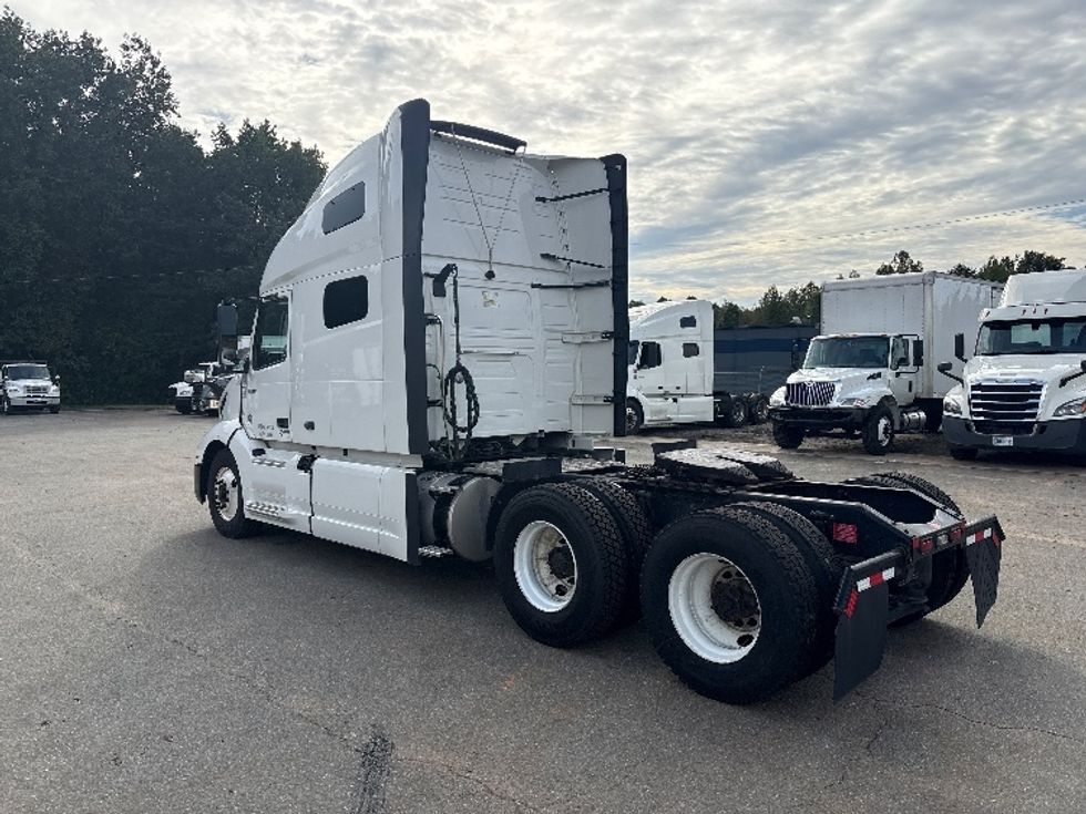 Sleeper Tractor-Heavy Duty Tractors-Volvo-2022-VNL64760-Greensboro-NC-535,507\n\t\tmiles-$ 76,000 - Image 5