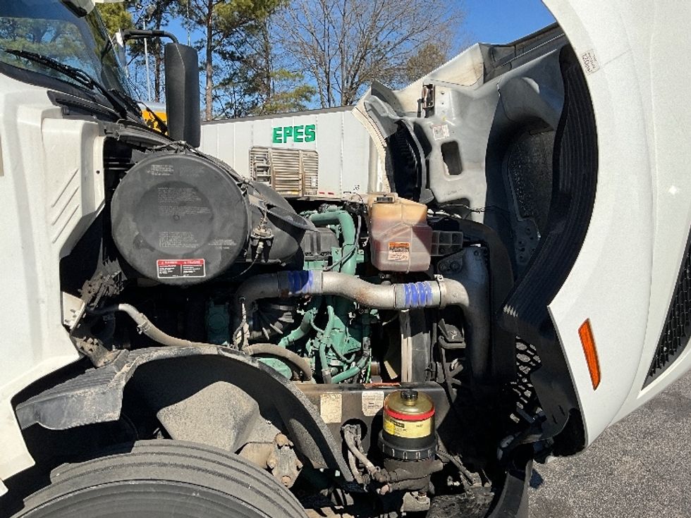 Sleeper Tractor-Heavy Duty Tractors-Volvo-2022-VNL64760-Greenville-SC-444,388\n\t\tmiles-$ 79,750 - Image 20