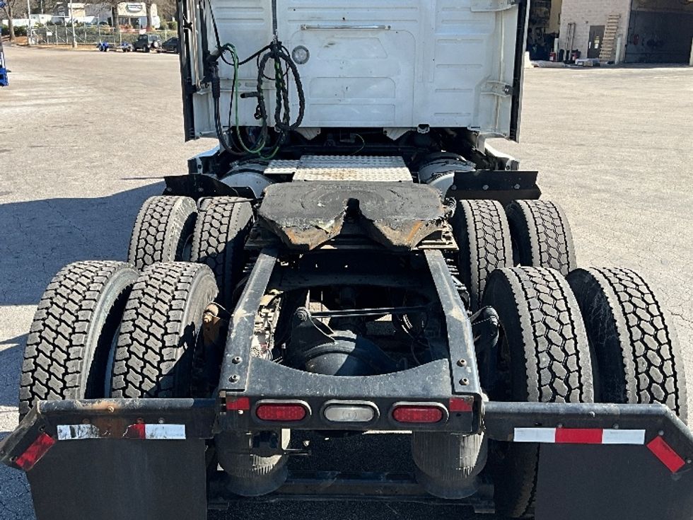 Sleeper Tractor-Heavy Duty Tractors-Volvo-2022-VNL64760-Greenville-SC-444,388\n\t\tmiles-$ 79,750 - Image 6