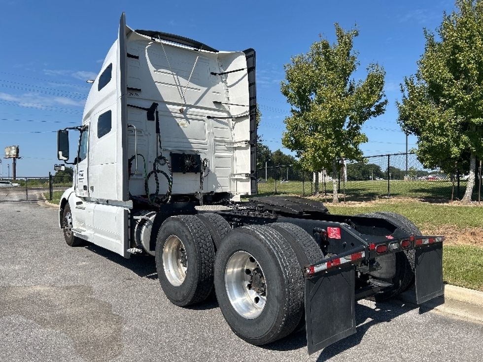 Sleeper Tractor-Heavy Duty Tractors-Volvo-2022-VNL64760-Hammond-LA-417,498\n\t\tmiles-$ 88,250 - Image 5