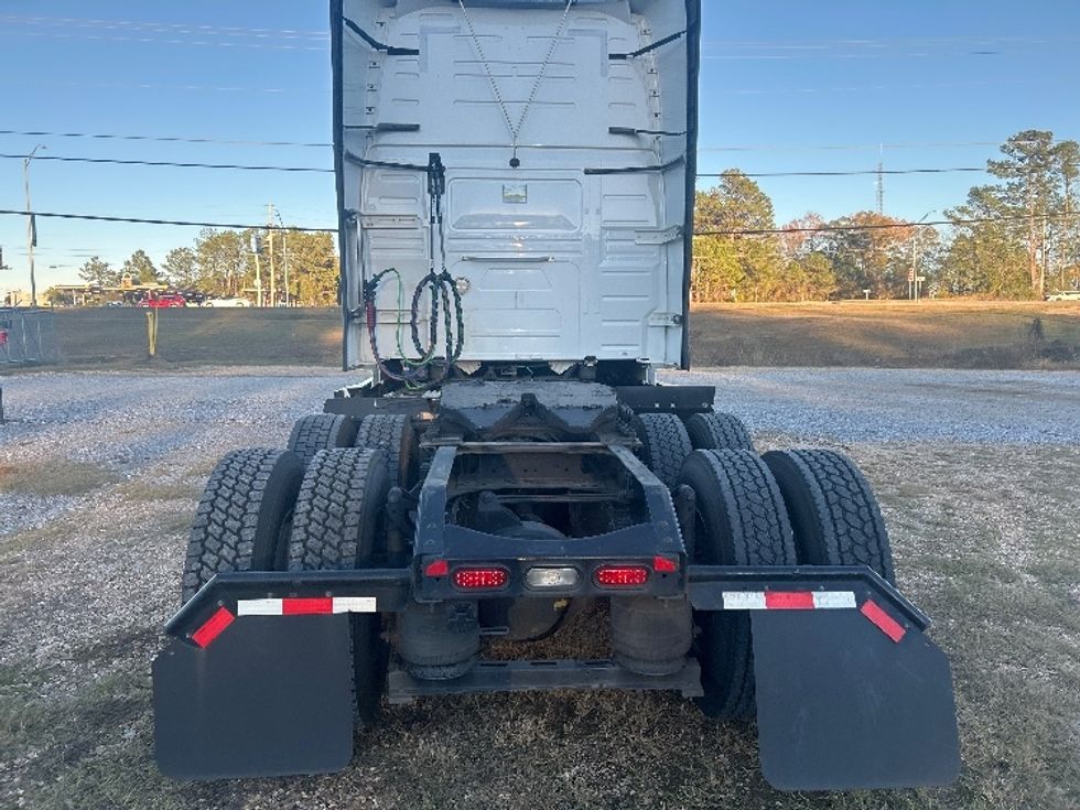 Sleeper Tractor-Heavy Duty Tractors-Volvo-2022-VNL64760-Hattiesburg-MS-386,375\n\t\tmiles-$ 85,250 - Image 6