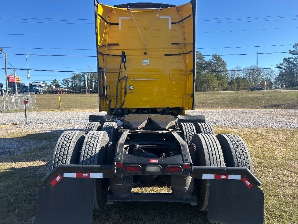Sleeper Tractor-Heavy Duty Tractors-Volvo-2022-VNL64760-Hattiesburg-MS-396,175\n\t\tmiles-$ 80,000 - Image 6