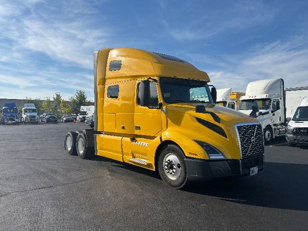 Sleeper Tractor-Heavy Duty Tractors-Volvo-2022-VNL64760-Indianapolis-IN-430,287\n\t\tmiles-$ 74,750 - Image 1