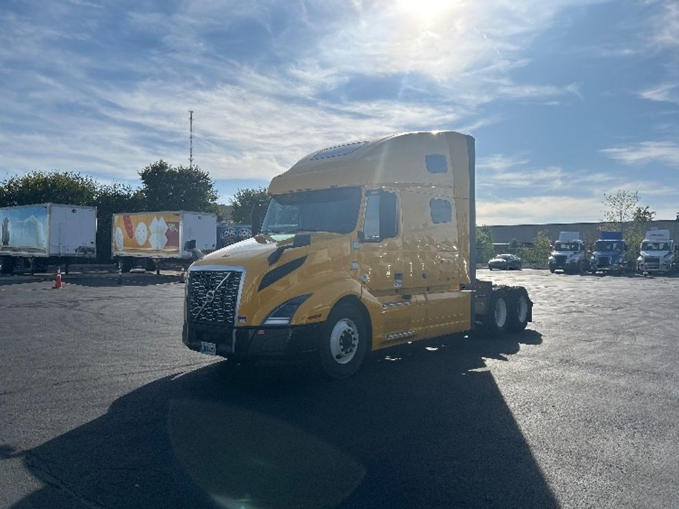 Sleeper Tractor-Heavy Duty Tractors-Volvo-2022-VNL64760-Indianapolis-IN-430,287\n\t\tmiles-$ 74,750 - Image 3