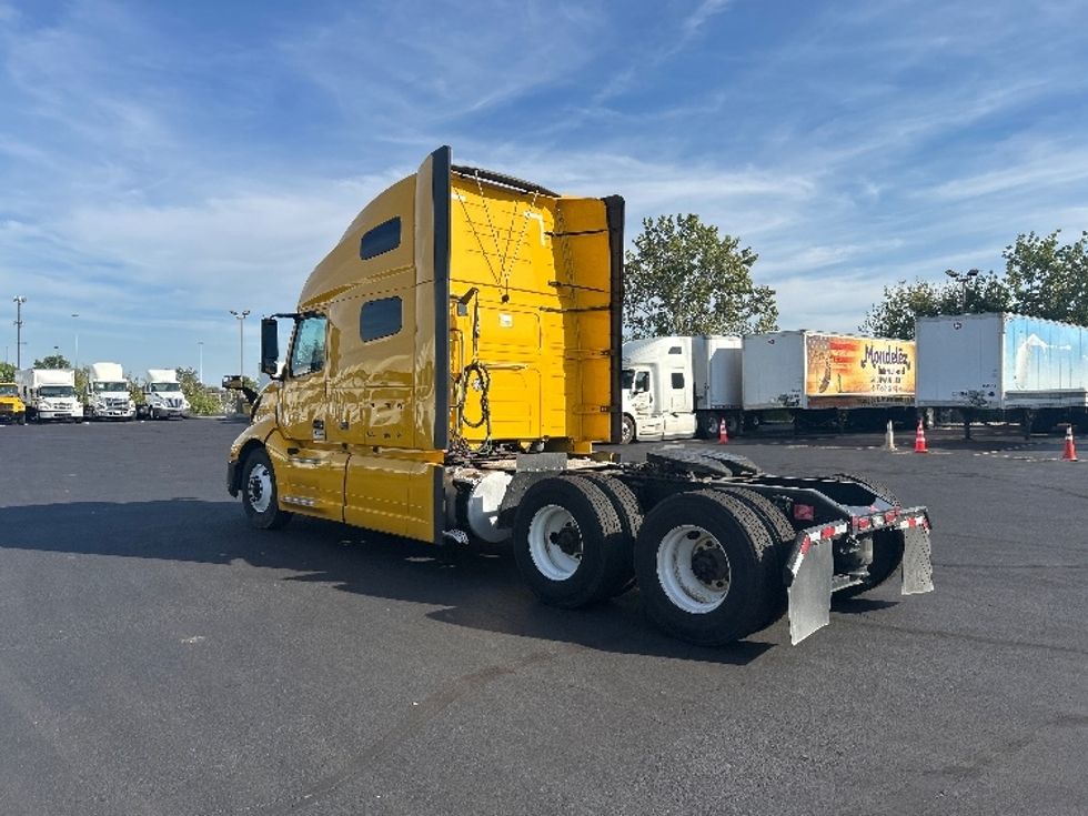 Sleeper Tractor-Heavy Duty Tractors-Volvo-2022-VNL64760-Indianapolis-IN-430,287\n\t\tmiles-$ 74,750 - Image 5