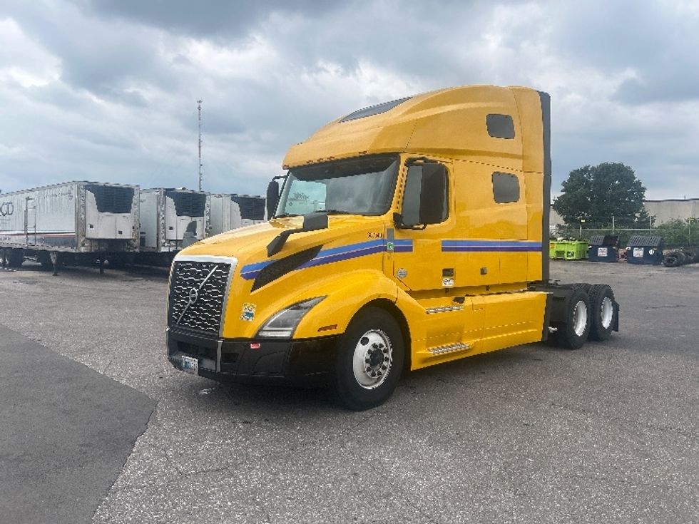 Sleeper Tractor-Heavy Duty Tractors-Volvo-2022-VNL64760-Indianapolis-IN-447,307\n\t\tmiles-$ 81,750 - Image 1