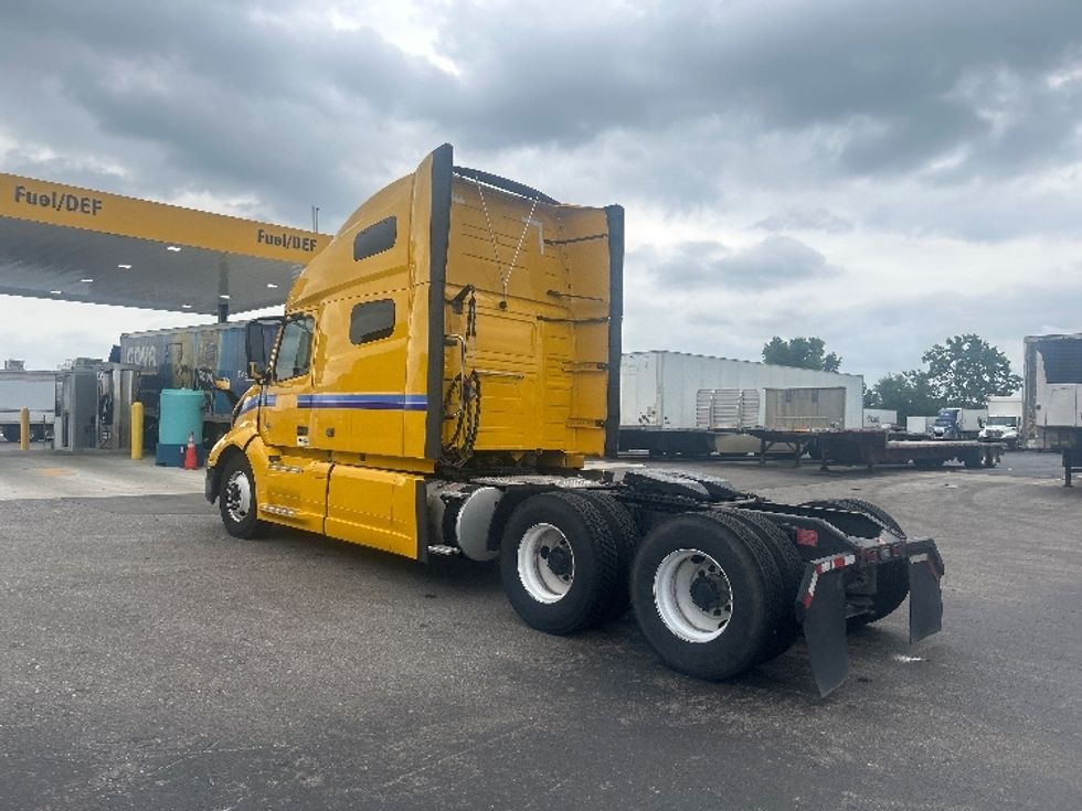 Sleeper Tractor-Heavy Duty Tractors-Volvo-2022-VNL64760-Indianapolis-IN-447,307\n\t\tmiles-$ 81,750 - Image 4