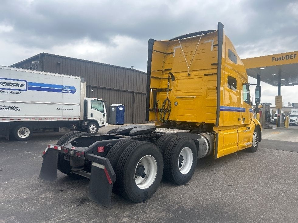 Sleeper Tractor-Heavy Duty Tractors-Volvo-2022-VNL64760-Indianapolis-IN-447,307\n\t\tmiles-$ 81,750 - Image 6