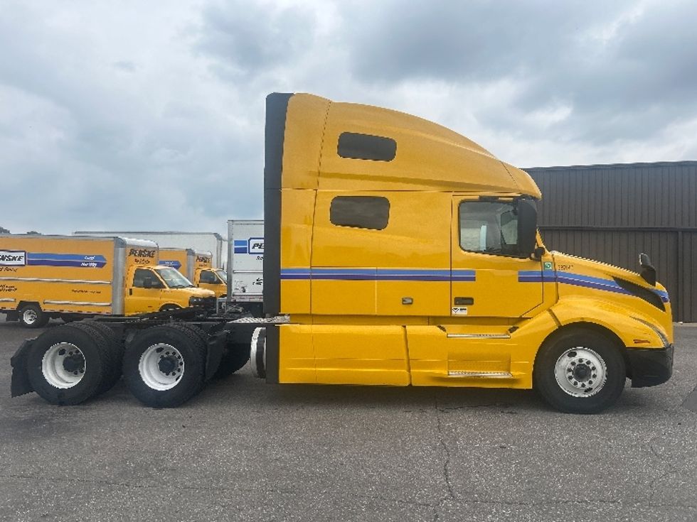 Sleeper Tractor-Heavy Duty Tractors-Volvo-2022-VNL64760-Indianapolis-IN-447,307\n\t\tmiles-$ 81,750 - Image 7