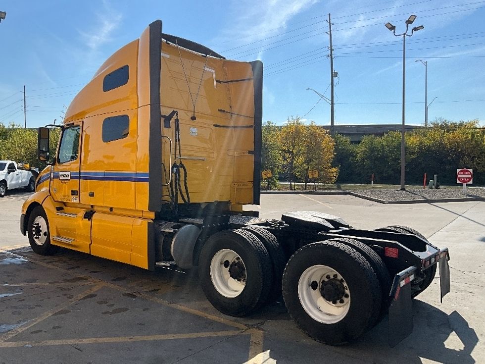 Sleeper Tractor-Heavy Duty Tractors-Volvo-2022-VNL64760-Indianapolis-IN-466,869\n\t\tmiles-$ 70,250 - Image 5