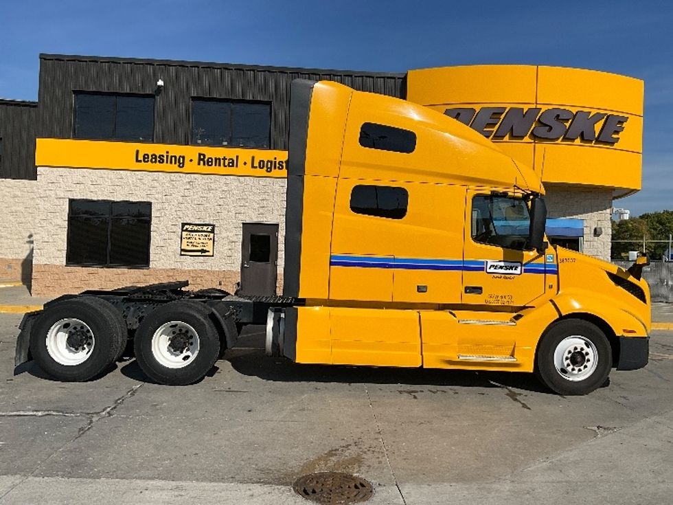 Sleeper Tractor-Heavy Duty Tractors-Volvo-2022-VNL64760-Indianapolis-IN-466,869\n\t\tmiles-$ 70,250 - Image 8