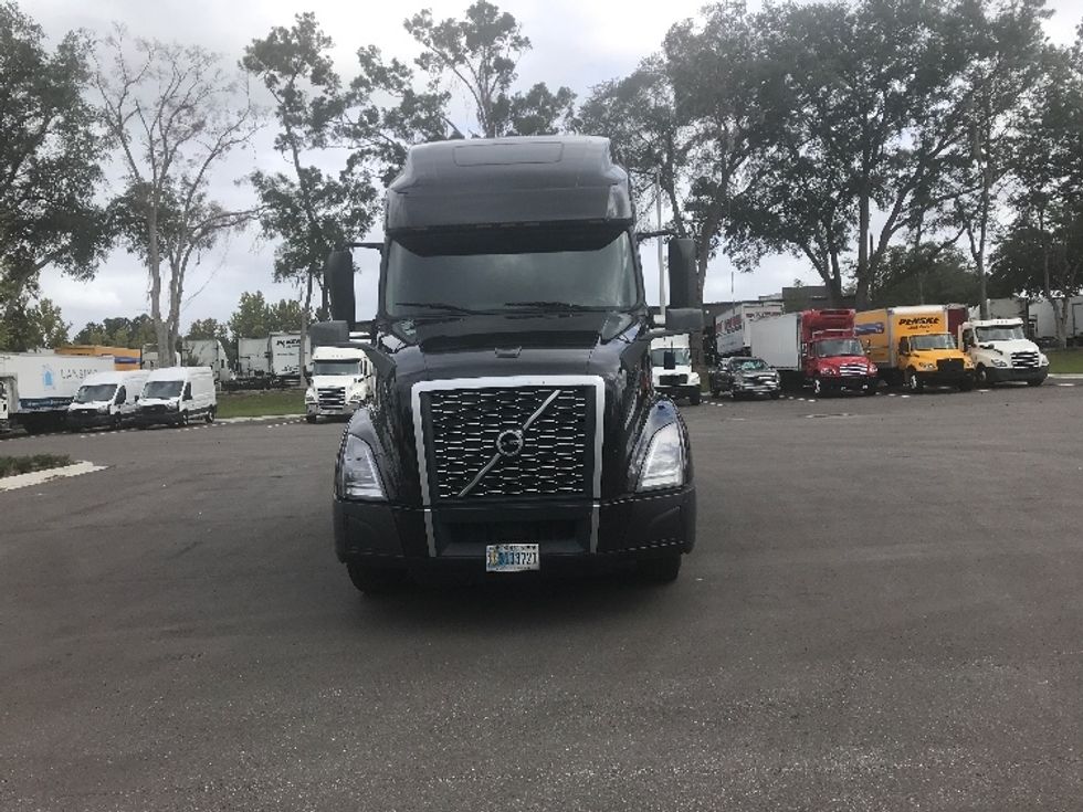 Sleeper Tractor-Heavy Duty Tractors-Volvo-2022-VNL64760-Jacksonville-FL-398,948\n\t\tmiles-$ 82,500 - Image 2