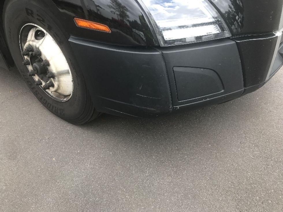 Sleeper Tractor-Heavy Duty Tractors-Volvo-2022-VNL64760-Jacksonville-FL-398,948\n\t\tmiles-$ 82,500 - Image 23