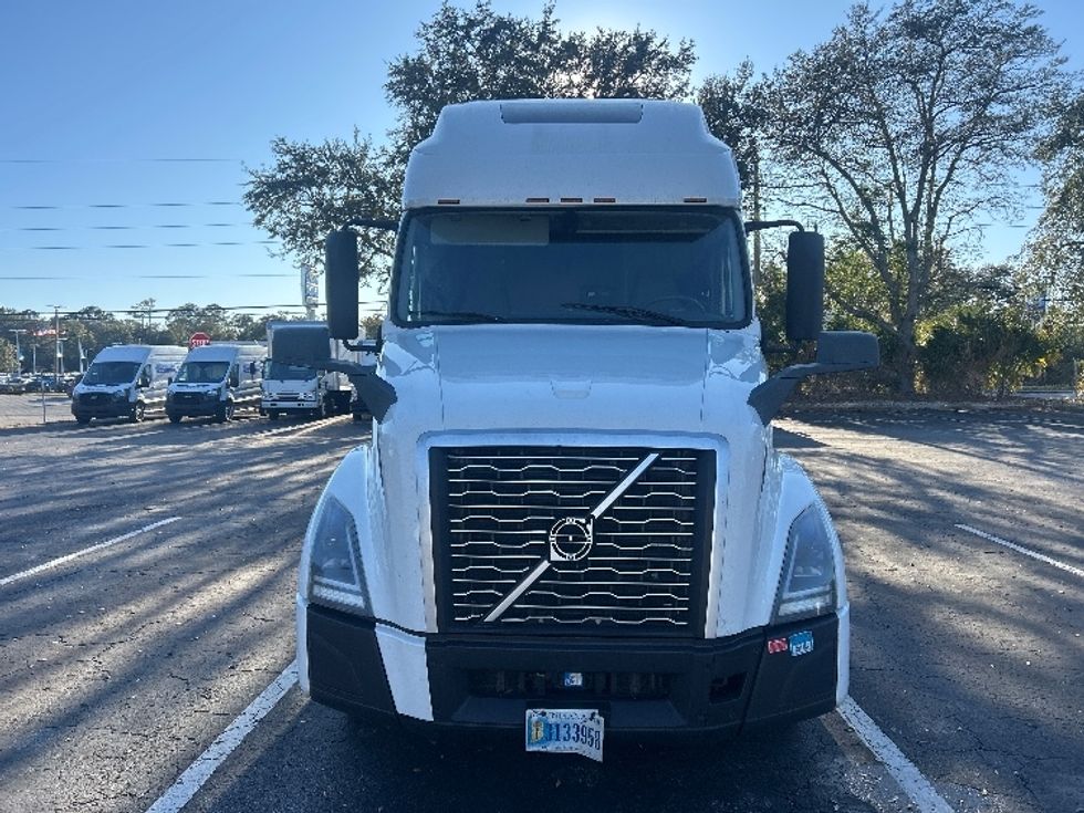 Sleeper Tractor-Heavy Duty Tractors-Volvo-2022-VNL64760-Jacksonville-FL-626,769\n\t\tmiles-$ 57,750 - Image 2
