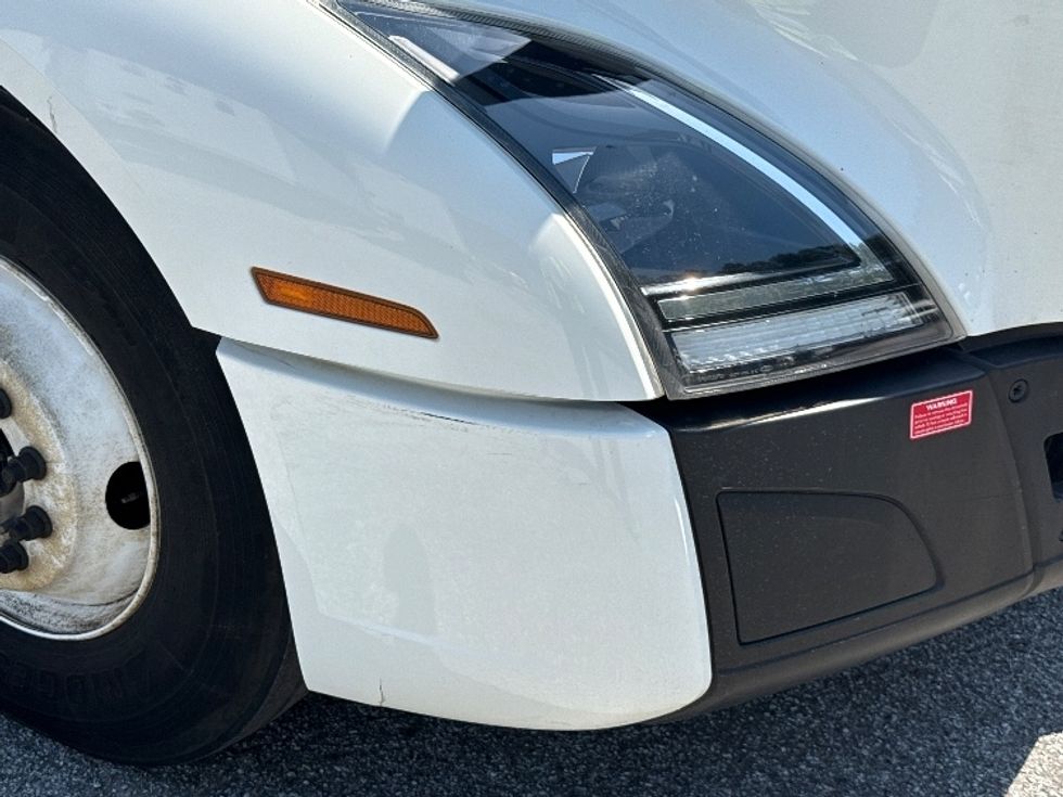 Sleeper Tractor-Heavy Duty Tractors-Volvo-2022-VNL64760-Jonesboro-GA-292,591\n\t\tmiles-$ 96,750 - Image 26