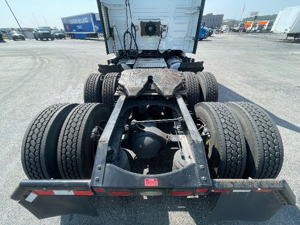 Sleeper Tractor-Heavy Duty Tractors-Volvo-2022-VNL64760-Kansas City-MO-395,360\n\t\tmiles-$ 93,750 - Image 6