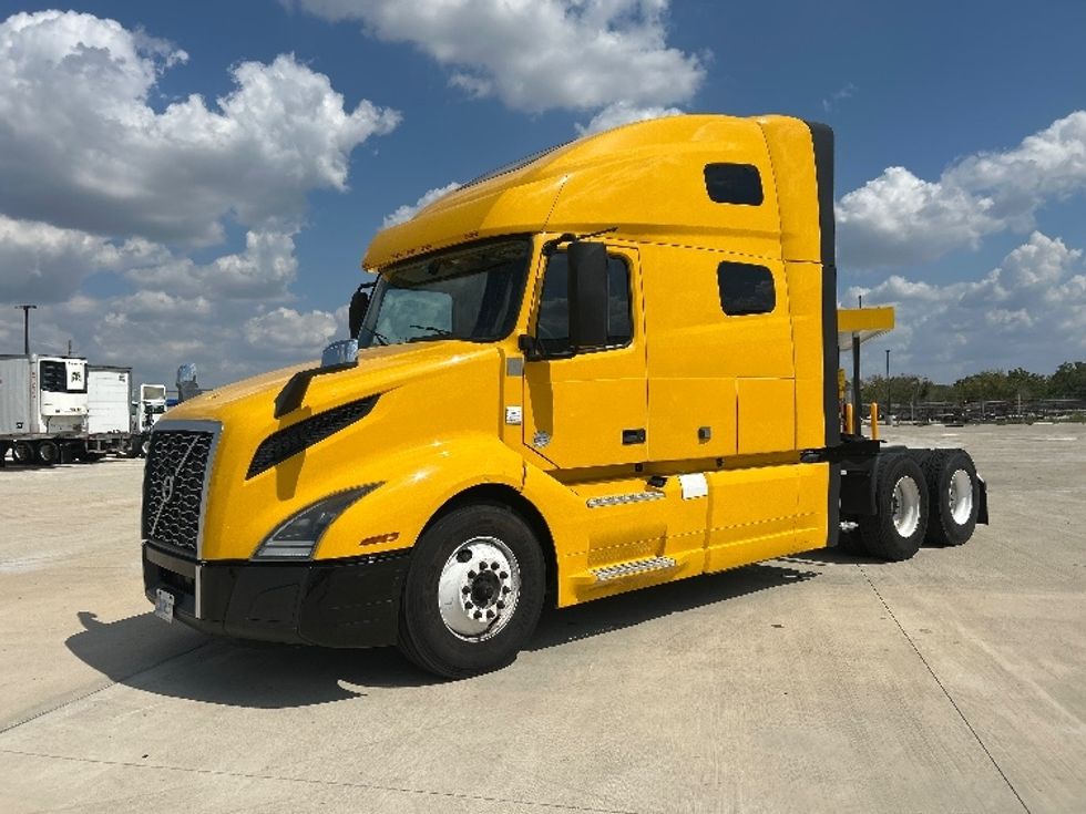 2022 Volvo Truck VNL photo 3