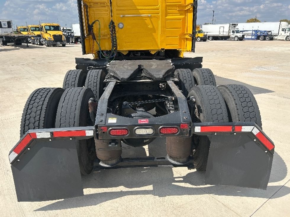 Sleeper Tractor-Heavy Duty Tractors-Volvo-2022-VNL64760-Katy-TX-425,423\n\t\tmiles-$ 80,500 - Image 6